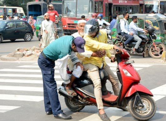 ট্রাফিক পুলিশ কনস্টবল কালামের মানবিকতা