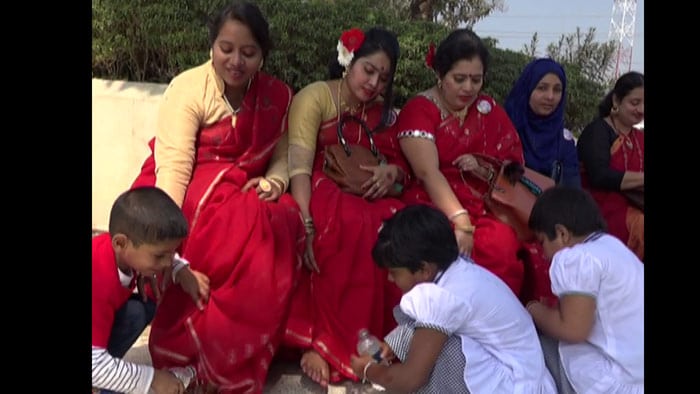 টাঙ্গাইলে মায়ের পা ধুয়ে ভালোবাসা দিবস পালন