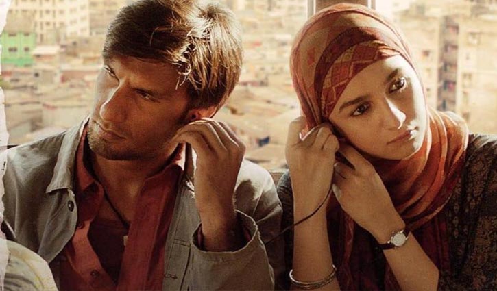 প্রথম দিনেই ‘গলি বয়ের’ আয় কত ?